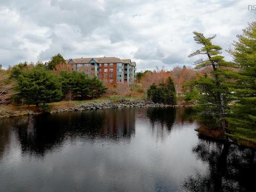 407 2 Lake Drive, Bedford, NS 