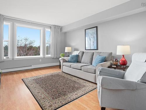 407 2 Lake Drive, Bedford, NS 