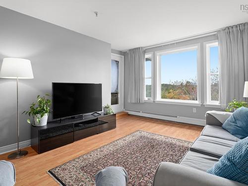 407 2 Lake Drive, Bedford, NS 