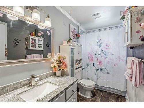 251 Ben Jackson Rd, Hantsport, NS 