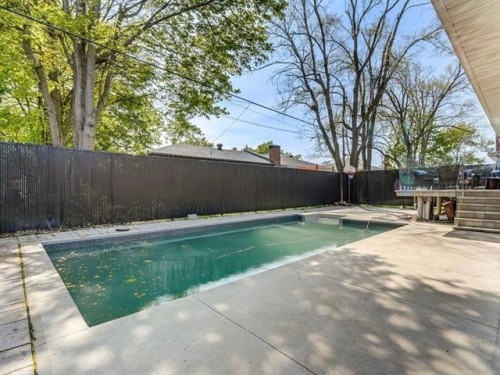 Piscine - 5704 Av. Mcalear, Côte-Saint-Luc, QC - Outdoor With In Ground Pool