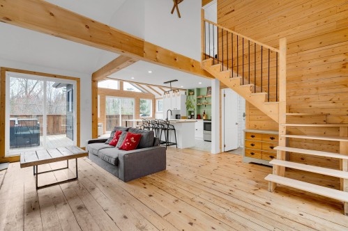 Living Room - 1390 Ch. Indian, Saint-Adolphe-D'Howard, QC - Indoor