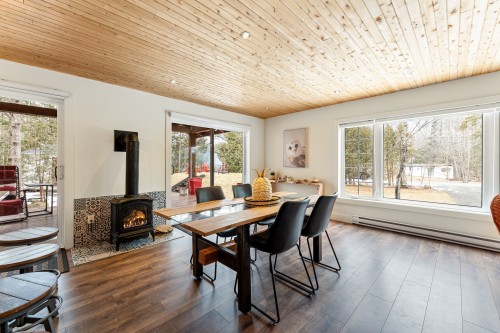 Salle à manger - 24 106E Rue, Magog, QC - Indoor Photo Showing Dining Room With Fireplace