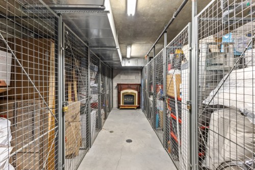 Storage - 202-1885 Rue De La Visitation, Montréal (Ville-Marie), QC - Indoor With Storage