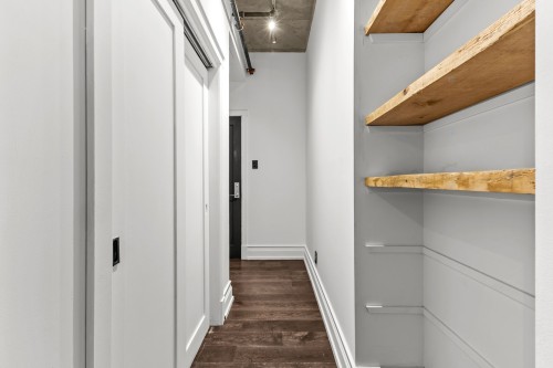 Mud Room - 202-1885 Rue De La Visitation, Montréal (Ville-Marie), QC - Indoor