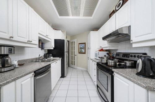 Kitchen - 107-815 Rue Muir, Montréal (Saint-Laurent), QC - Indoor Photo Showing Kitchen