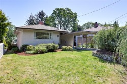 2765 Fernwood Rd  Victoria, BC V8T 3A3