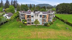 102-6585 Country Rd Sooke, BC V9Z 0W8