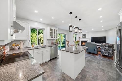 589 Belyea Rd, Qualicum Beach, BC 