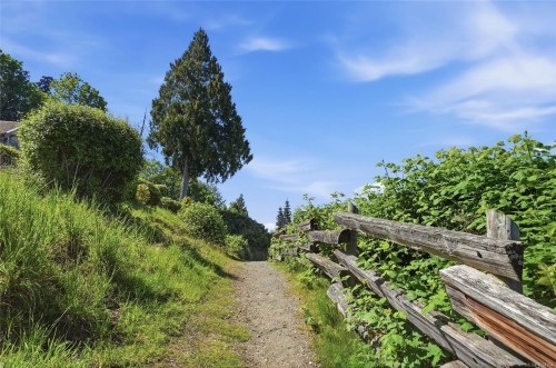 589 Belyea Rd, Qualicum Beach, BC 