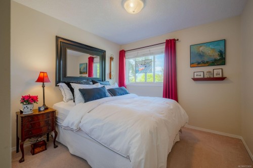 1345 Garrett Pl, Cowichan Bay, BC 
