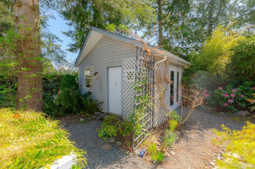 1345 Garrett Pl, Cowichan Bay, BC 