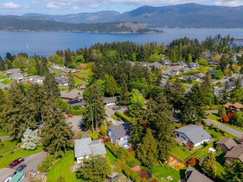 1345 Garrett Pl, Cowichan Bay, BC 