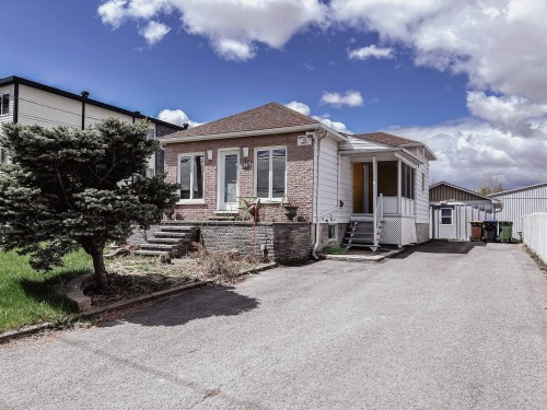 80 Rue Jacques-Cartier S.  Saint-Jean-Sur-Richelieu, QC J3B 6S3