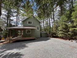 29 Rue Tessier  Lac-Aux-Sables, QC G0X 1M0