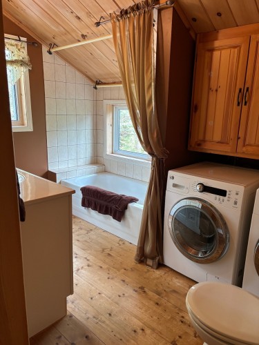 Salle de bains attenante à la CCP - 29 Rue Tessier, Lac-Aux-Sables, QC 