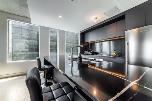 Cuisine - 1422-60 Rue De L'Éclipse, Brossard, QC - Indoor Photo Showing Kitchen With Double Sink