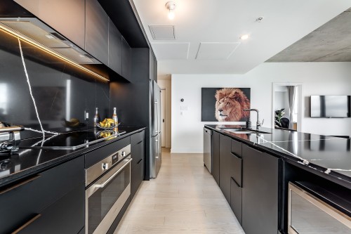 Cuisine - 1422-60 Rue De L'Éclipse, Brossard, QC - Indoor Photo Showing Kitchen With Upgraded Kitchen