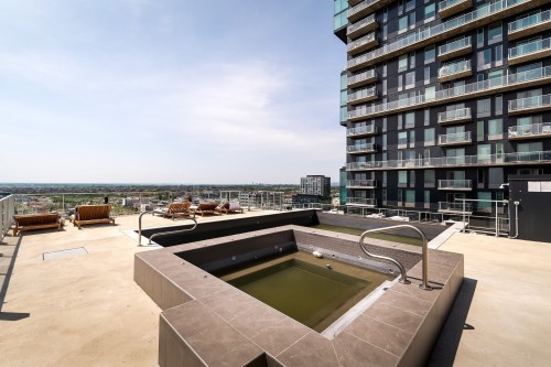 Piscine - 1422-60 Rue De L'Éclipse, Brossard, QC - Outdoor