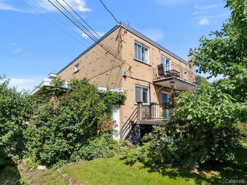 Back of Structure - 1010A Rue Ridgewood, Laval (Chomedey), QC - Outdoor