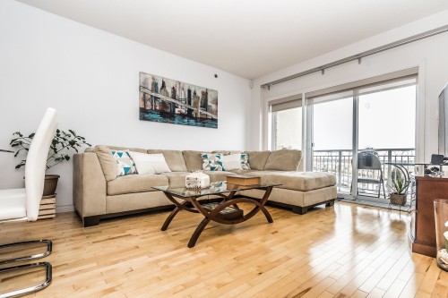 Living Room - 505-6800 Boul. Henri-Bourassa O., Montréal (Saint-Laurent), QC - Indoor Photo Showing Living Room