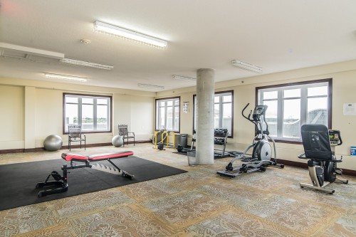 Exercise Room - 505-6800 Boul. Henri-Bourassa O., Montréal (Saint-Laurent), QC - Indoor Photo Showing Gym Room