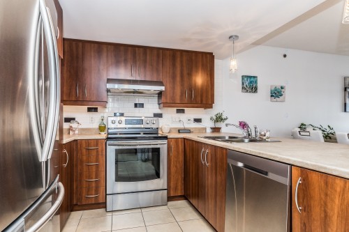 Kitchen - 505-6800 Boul. Henri-Bourassa O., Montréal (Saint-Laurent), QC - Indoor Photo Showing Kitchen With Double Sink
