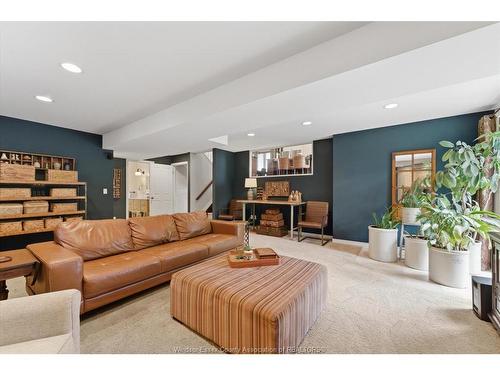 944 Thompson, Windsor, ON 