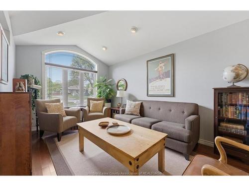 944 Thompson, Windsor, ON 