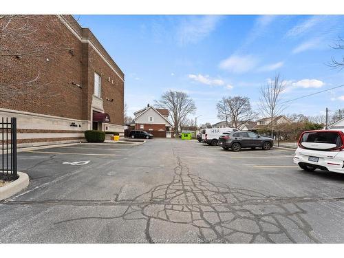 303-647 Irvine, Windsor, ON 