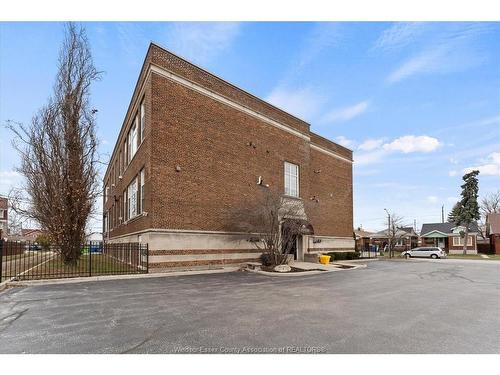 303-647 Irvine, Windsor, ON 