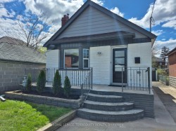 40 Leroy Avenue  Toronto, ON M4J 4G8