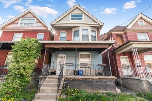 39 Arthur Avenue N, Hamilton, ON - Outdoor With Deck Patio Veranda With Facade