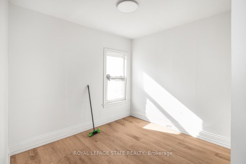 39 Arthur Avenue N, Hamilton, ON - Indoor Photo Showing Other Room