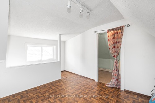 39 Arthur Avenue N, Hamilton, ON - Indoor Photo Showing Other Room