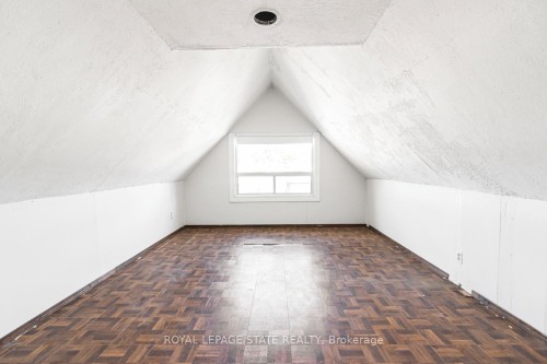 39 Arthur Avenue N, Hamilton, ON - Indoor Photo Showing Other Room