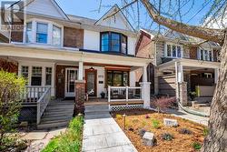 272 KENILWORTH AVENUE Toronto, ON M4L 3S8