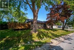 306 GLENWOODS AVENUE Georgina, ON L4P 2W8