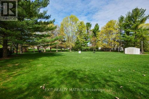 0.775 acres with lots of privacy. - 1340 Cuthbert Way, Ottawa, ON - Outdoor