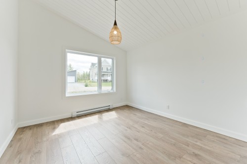 Chambre à coucher - 27 Rue Des Tailleurs-De-Pierre, Stanstead - Ville, QC - Indoor Photo Showing Other Room