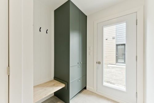 Hall d'entrée/Vestibule - 27 Rue Des Tailleurs-De-Pierre, Stanstead - Ville, QC - Indoor Photo Showing Other Room