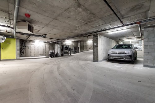 Garage - 804-901 Rue De La Commune E., Montréal (Ville-Marie), QC - Indoor Photo Showing Garage