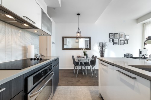 Cuisine - 804-901 Rue De La Commune E., Montréal (Ville-Marie), QC - Indoor Photo Showing Kitchen With Upgraded Kitchen