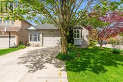 50 SPADARA DRIVE  Hamilton, ON L9B 2K3