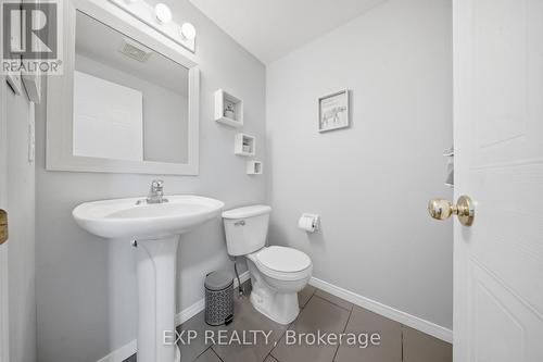 18 Prosperity Drive, Kitchener, ON - Indoor Photo Showing Bathroom
