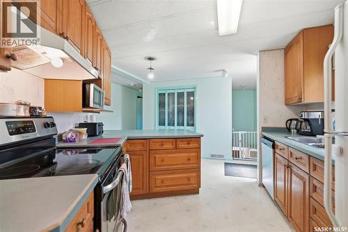 301 Clover Avenue, Dalmeny, SK - Indoor Photo Showing Kitchen With Double Sink