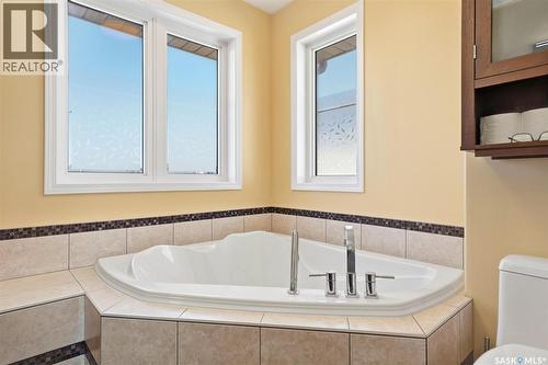 463 Buckwold Cove, Saskatoon, SK - Indoor Photo Showing Bathroom