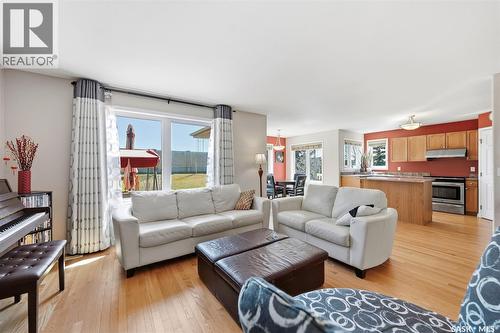 463 Buckwold Cove, Saskatoon, SK - Indoor Photo Showing Living Room
