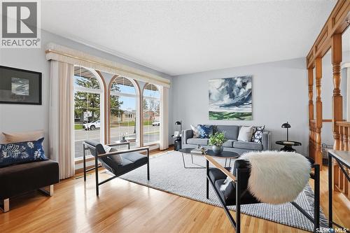 36 Morris Drive, Saskatoon, SK - Indoor Photo Showing Living Room