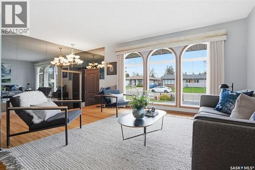 36 Morris Drive, Saskatoon, SK - Indoor Photo Showing Living Room